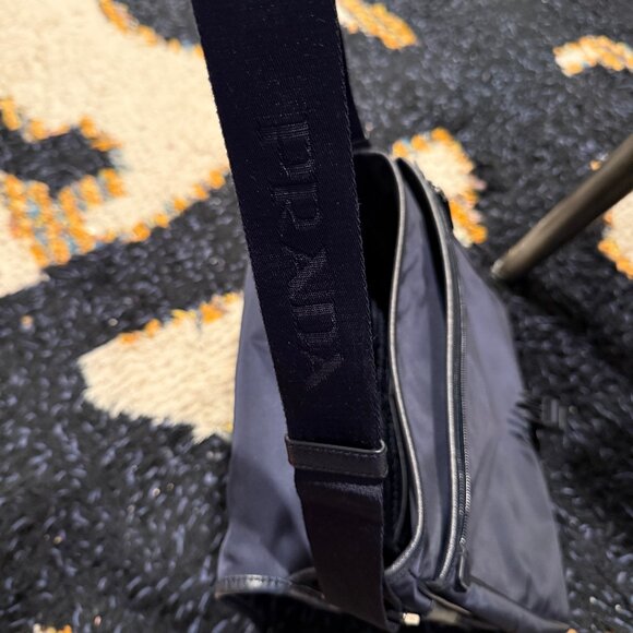 Prada Computer Messenger Bag Navy Blue Nylon and Leather Tessuto Saffiano Used - Picture 4 of 9
